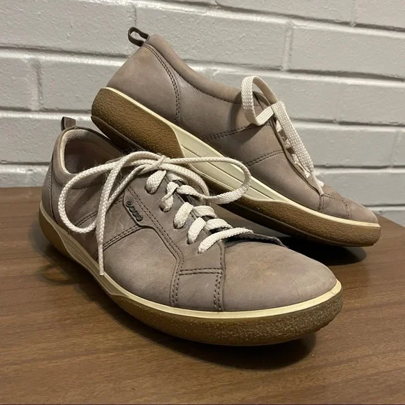 Ecco | Shoes | Euc Ecco Grey Leather Sneakers 39 | Poshmark display picture 3